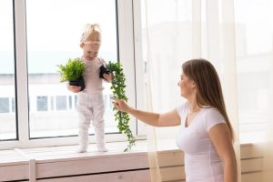 Как разделить комнату с одним окном для двух детей